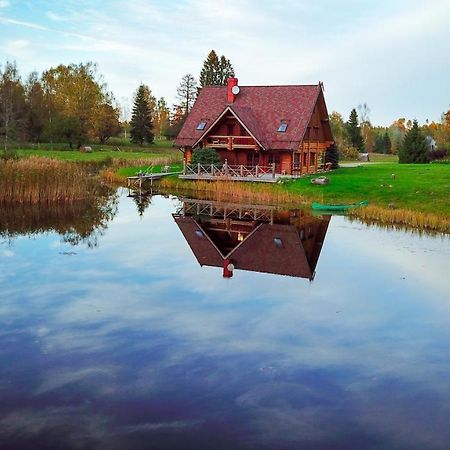 Jaun-Ievinas Hotel Rauna Bagian luar foto