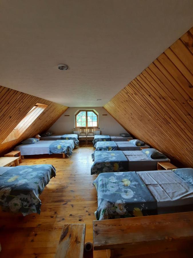 Jaun-Ievinas Hotel Rauna Bagian luar foto