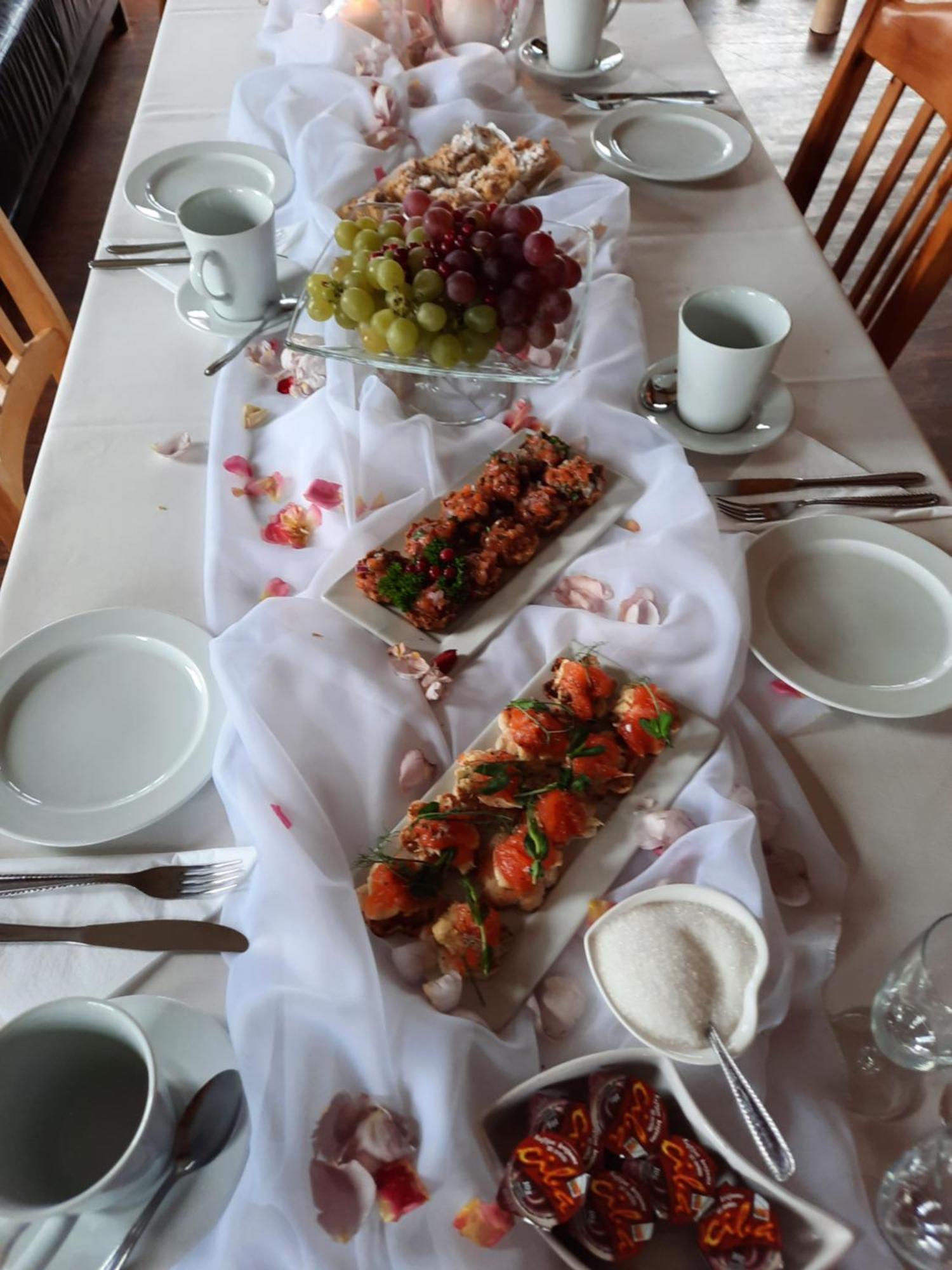 Jaun-Ievinas Hotel Rauna Bagian luar foto