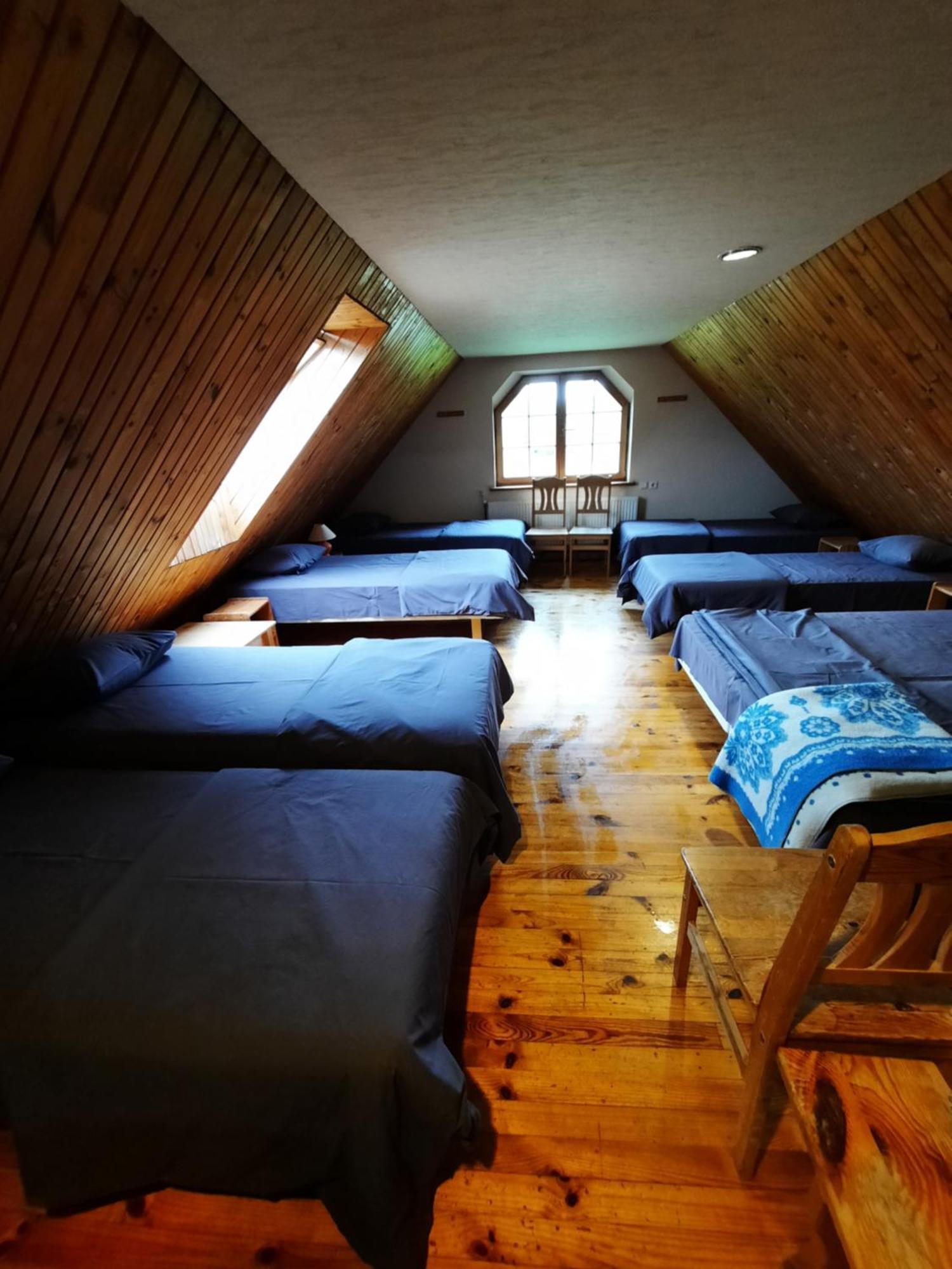 Jaun-Ievinas Hotel Rauna Bagian luar foto