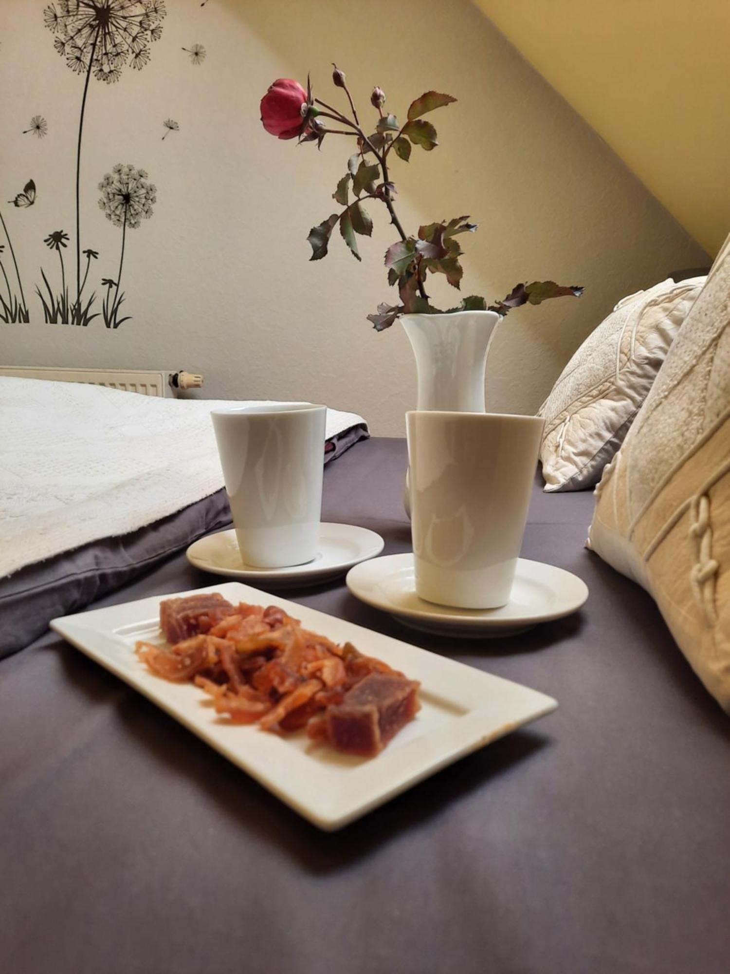 Jaun-Ievinas Hotel Rauna Bagian luar foto