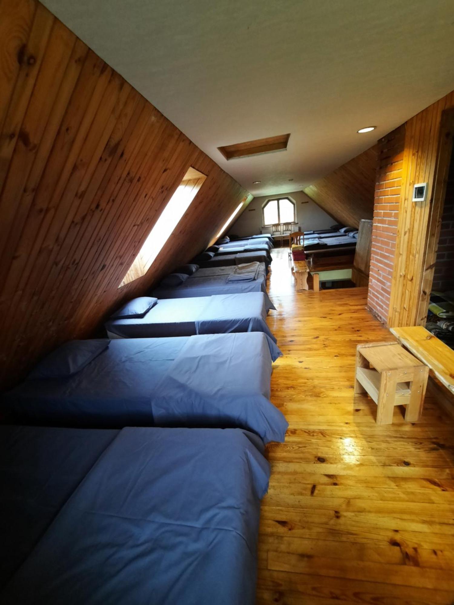Jaun-Ievinas Hotel Rauna Bagian luar foto