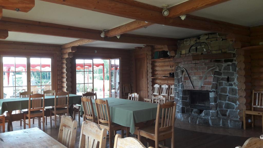Jaun-Ievinas Hotel Rauna Bagian luar foto