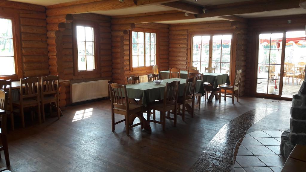 Jaun-Ievinas Hotel Rauna Bagian luar foto