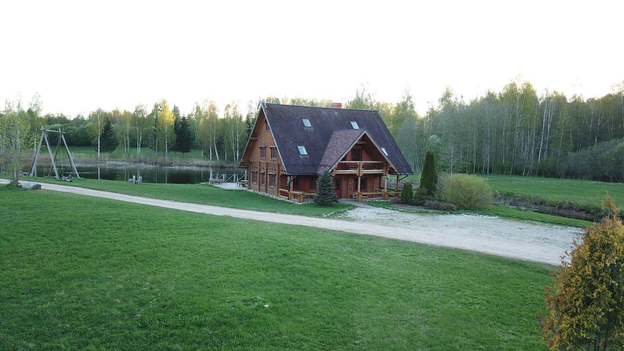 Jaun-Ievinas Hotel Rauna Bagian luar foto